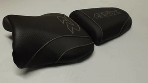 CUSTOM BLACK CARBON FIBER SEAT COVERS WILL FIT SUZUKI GSX 600R/750R/1000R 00/03 - Picture 1 of 12
