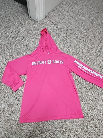 Detroit Tigers Pink Out the Park Light Weight Hoodie Size Medium EUC Cover