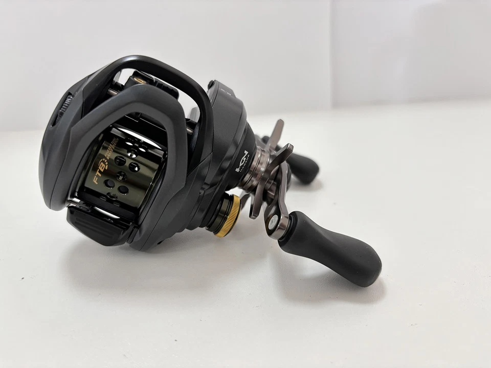 Shimano CURADO BFS Right Hand Low Profile Reel CUBFSXGR Fishing 8.2:1 Gear Ratio