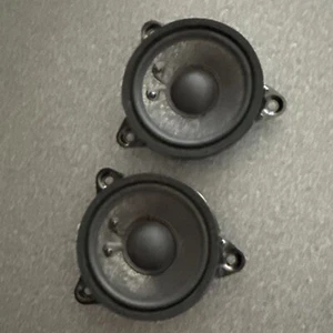 Altavoces traseros originales Rivian R1S R1T PT00030472-F D11 - Imagen 1 de 8