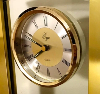 Reloj ERGO de latón macizo y vidrio de 2,5 lb de calidad con manos que brillan en la oscuridad Foto 1 de 4