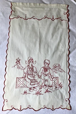 Très beau Cache-Torchon Alsacien Ancien brodé main rouge thème Champêtre - Photo 1/4