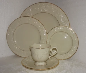 LENOX 170190600 Fruits of Life 5-Piece Place Setting Embossed Fruit & Leaves - Picture 1 of 15