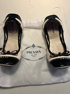 Cream and black Prada pump/driving shoes - Picture 1 of 8