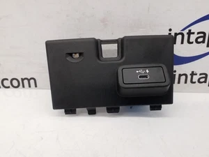 USB PORT BMW 3 SERIES G20/G21 2019 CENTRE CONSOLE 6807232 - Picture 1 of 4