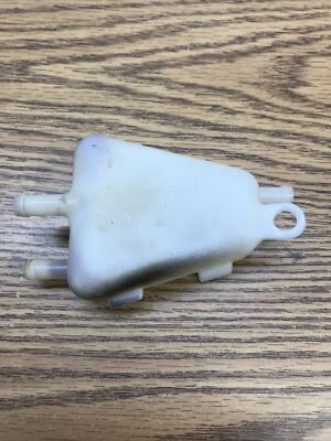 HONDA SHADOW VLX VT600 1988-2007, PARTE TANQUE RESPIRADOR CÁRTER # 17551-MR1-000 Foto 1 de 4