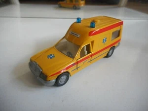 Siku Mercedes Binz 260 E Ambulance "Ambulancedienst Zuid-Holland Zuid" in Yellow - Bild 1 von 4