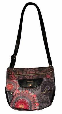 Desigual McBee Bolso de Mano Cartera Negro Rojo Cierre con Cremallera Bolsillos Mediano Boho Defecto Foto 1 de 4