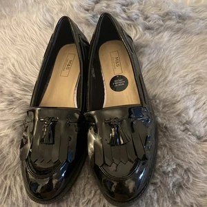 Schwarze Lack-Loafer mit Fransen von M&S Collection, UK-Größe 7 - Bild 1 von 10