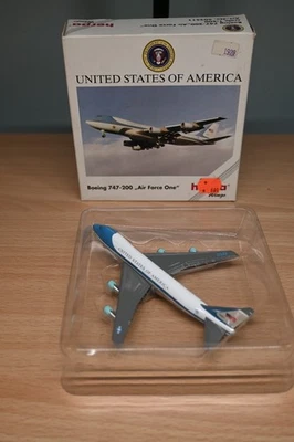 Herpa 1/500 Scale Boeing 747-200 "Air Force One" Diecast Model Airplane - Image 1 of 4
