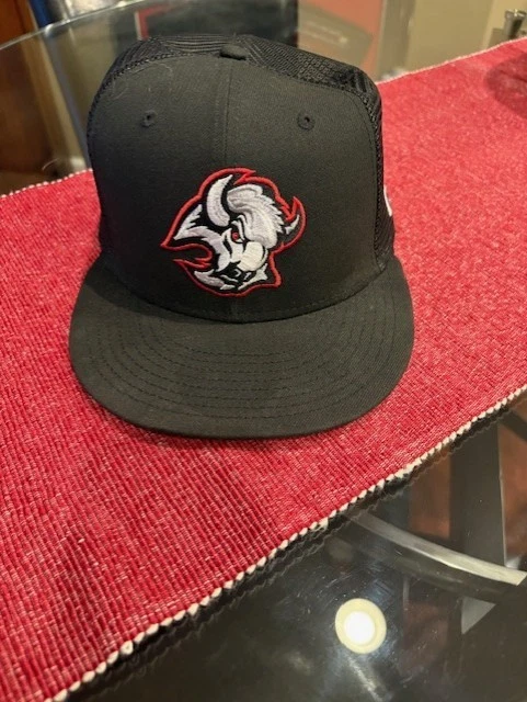 Sombrero de camionero Buffalo Sabres New Era 9FIFTY etiqueta de equipo alternativa Foto 1 de 4