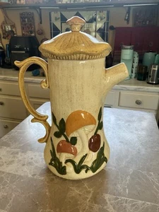 ARNELS Mushroom Tea Pot Vintage 70s Ceramic Pottery - Picture 1 of 6