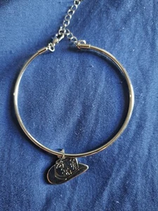 Cowgirl Hat Bracelet - Picture 1 of 7