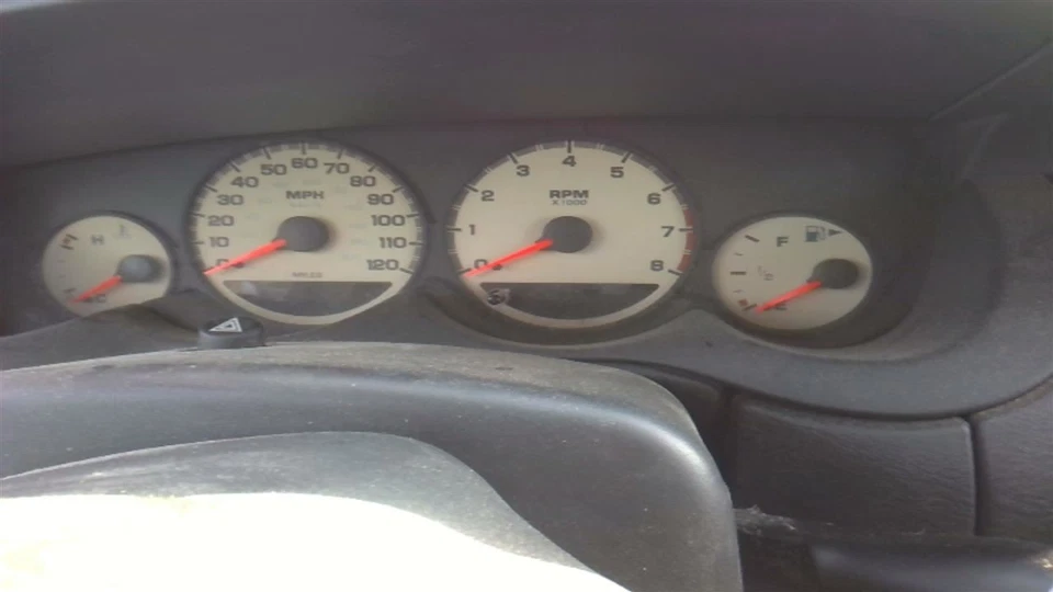 Aglomerado de velocímetro excluindo SRT4 MPH com tacômetro compatível com 03-05 NEON 27232519 - Imagem 1 de 4