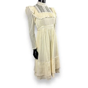 Vestido Boho De Colección Años 70 Gunne Sax Crema Muselina Pradera Cuello Alto Encaje Volantes Talla 7 - Imagen 1 de 24