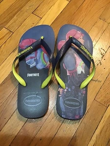 Chanclas de tanga Luxe Havaianas Fortnite para hombre 9/10 Fortnite con estampado gráfico, como nuevas - Imagen 1 de 3