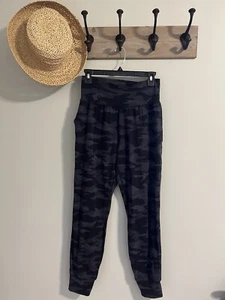 Athleta Salutation Camo Jogger Pant Joggers High Waist Small Gray Black Pull On - Picture 1 of 6
