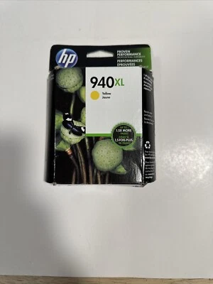 HP 940XL Yellow Officejet Ink  Exp 12 2017 - Image 1 of 4