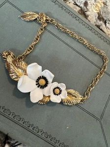 Vtg Avon Louis Feraud Necklace Paris Blossoms Dogwood Gold Tone Floral 1984 - Picture 1 of 6