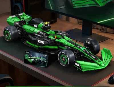 Cada Kick Sauber C44 F1 1:8 Scale 2553 Piece Technic Building Brick Set C64010 - Image 1 of 4