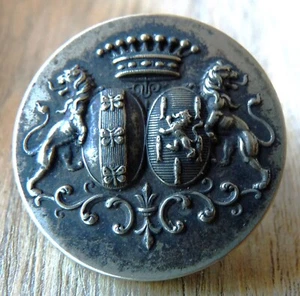 Ancien bouton de livrée couronne comtale/Lions métal/Laiton Desmarest Graveur - Photo 1/3
