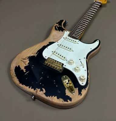 Relic ST Electric Guitar Alder body Black No1 Gold hardware Fast shipping - Image 1 of 4