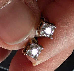 Aretes cuadrados de diamantes firmados por RSE de plata de ley - Imagen 1 de 5