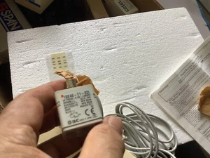 New In Box SMC ISE40-T1-22L Pressure Sensor - Picture 1 of 7