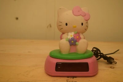 Vintage Sanrio NL-HKC206 Hello Kitty Bedroom Night Light Digital Alarm Clock - Image 1 of 4