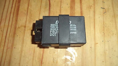 VULCAN VN1500 VN800 VN 1500 800 FLASHER RELAY TURN SIGNAL RELAY KAWASAKI - VGC! Foto 1 de 4