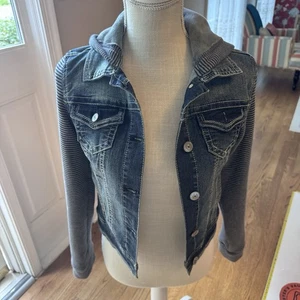 Wallflower Damen Strickärmel Jeansjacke gestreift mit Kapuze Größe xsmall - Bild 1 von 22