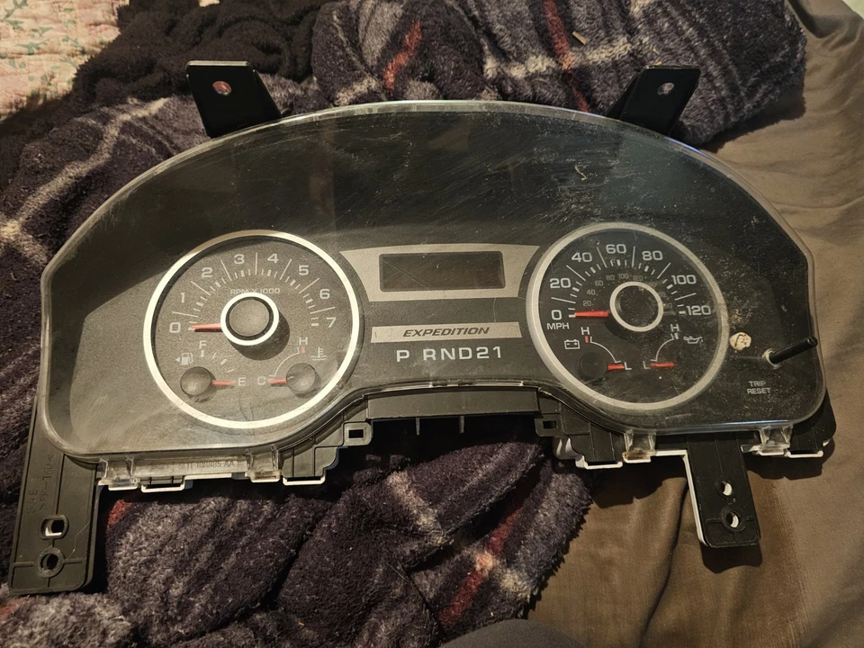 2005 2006 Ford  Expedition Speedometer Cluster Gauge Oem p1782 DG - Image 1 of 3