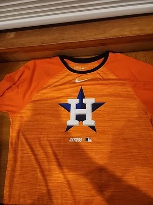 Houston Astros nike 3/4 sleeve shirt excellent used condition - Image 1 of 3