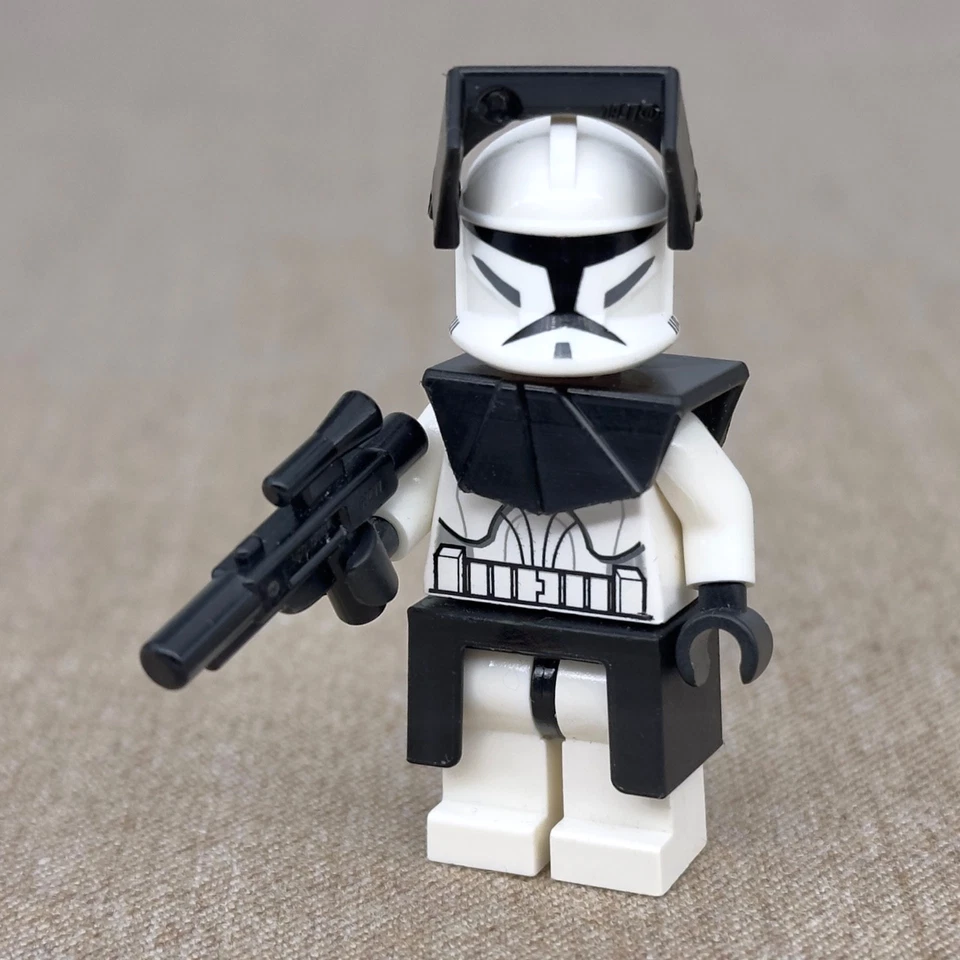 LEGO Star Wars Clone Trooper Black Kama Pauldron Phase 1 Minifigure sw0223 8014 - Image 1 of 3