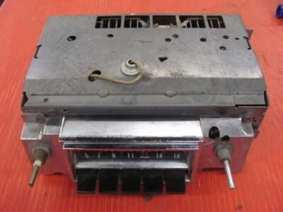 Chevrolet Chevy Impala Caprice 1966 66 radio pulsador AM 986545 Foto 1 de 4