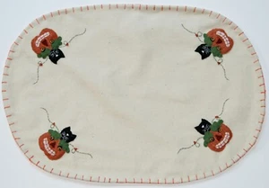 Halloween Black Cat Placemats Hand Sewn Embroidered Set of 2 w/ Jack O Lantern - Picture 1 of 9