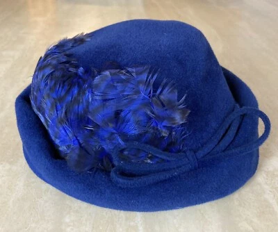 De Colección Azul Marino Damas Pastillero Sombrero Sears Millinery Plumas Arco Apenas Usado Foto 1 de 4
