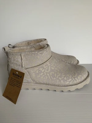 Bearpaw Exotic Shorty Mini Gray Leopard Metallic Ladies Size 10 Leather/Wool - Image 1 of 4