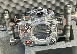 Ikelite Nikon D90 Waterproof Camera Housing & Pelican Case - Picture 1 of 24