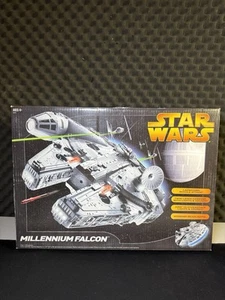 Star Wars Millennium Falcon 2005 Hasbro Electronic Vehicle Playset SEALED - Picture 1 of 9