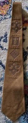 Figuras perforadas vintage ANTYMAR corbata años 60-70, cuero/gamuza/nubuck 39" Х 3,5" Foto 1 de 4