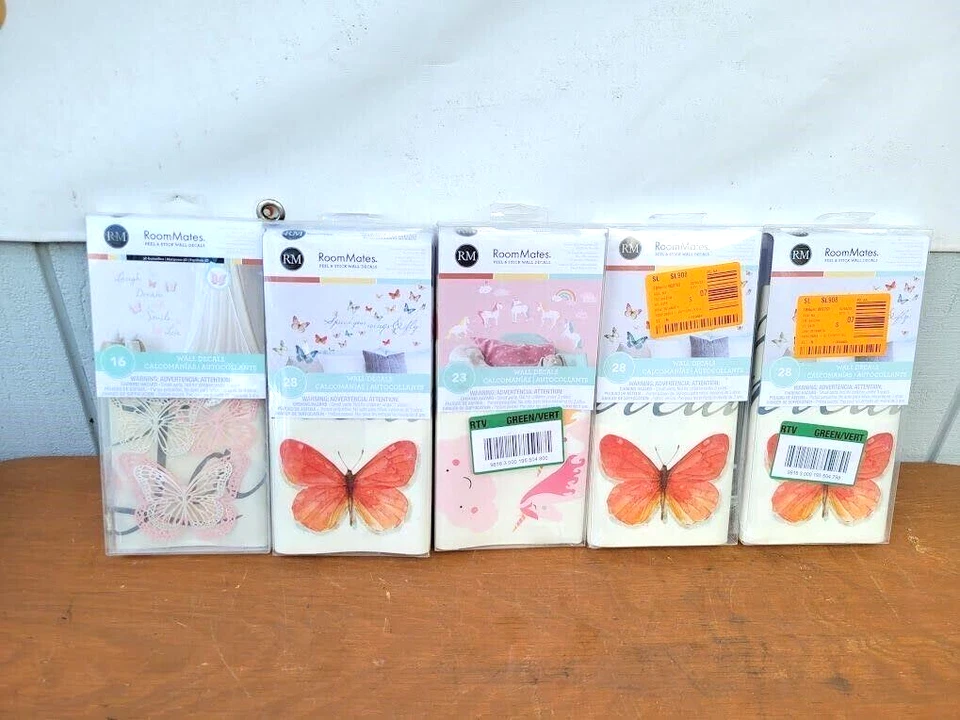 RoomMates RMK3562SCS Mermaid Peel and Stick Wall Decals With Glitter