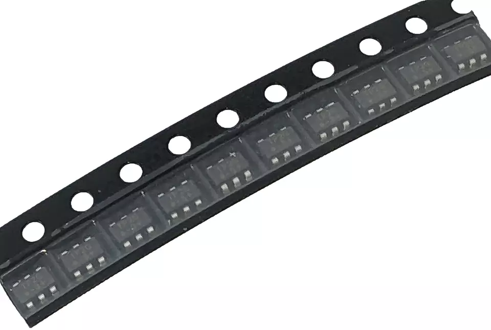 10pcs Mini-Circuits TP2G-3+ RF Power Splitter / Combiner 6-Pin SMD SMT NEW - Image 1 of 4