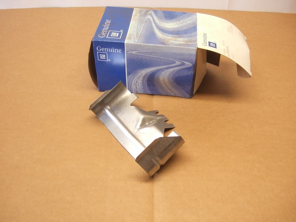 nos small block chevy spark plug wire shield Corvette Camaro Impala 1974-1982 - Image 1 of 1