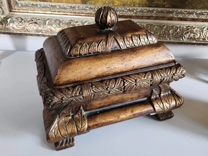 VINTAGE Decorative Keepsake Box Jewelry Armoire Treasure Chest - Picture 1 of 4