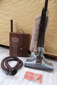 Aspirapolvere Omega Kirby Classic 1-CB vintage con manuale e set di attacchi - Foto 1 di 10