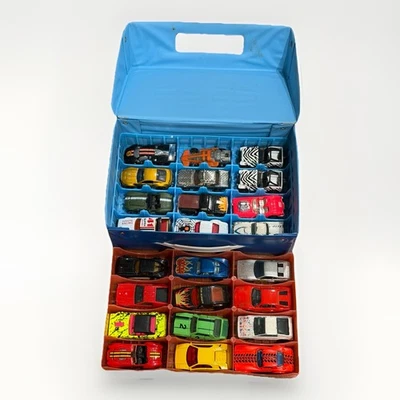 Paquete de Estuche de Viaje Matchbox Años 70 De Colección Coches Raro Time Capsule Hot Wheels Foto 1 de 4