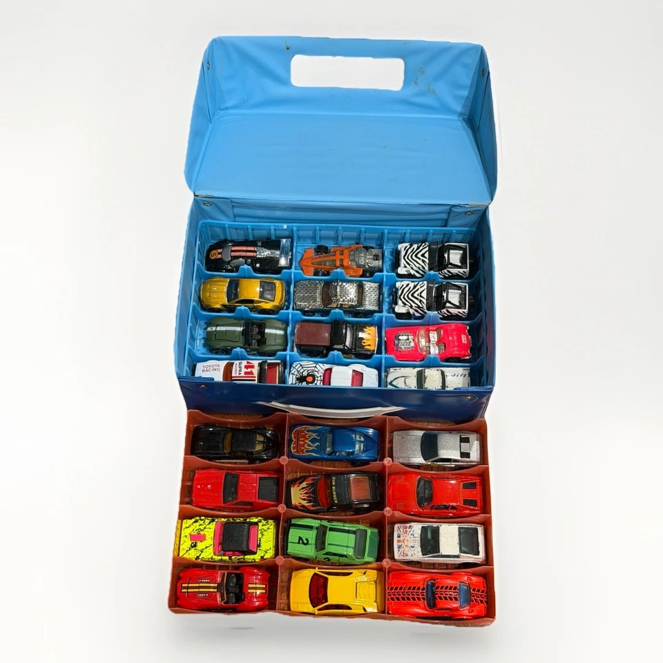 Paquete de Estuche de Viaje Matchbox Años 70 De Colección Coches Raro Time Capsule Hot Wheels Foto 1 de 4