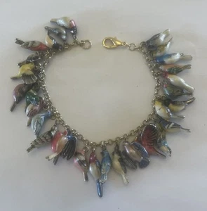 "Brazalete vintage Danbury como nuevo 29 dijes colorido esmaltado 3D pájaro cantor 8,5"" raro" - Imagen 1 de 14