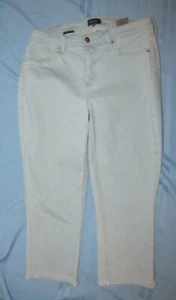 Womens NYDJ Stretch Cuffed Capris. Size 10P Light Green. 21" Inseam. - Picture 1 of 6
